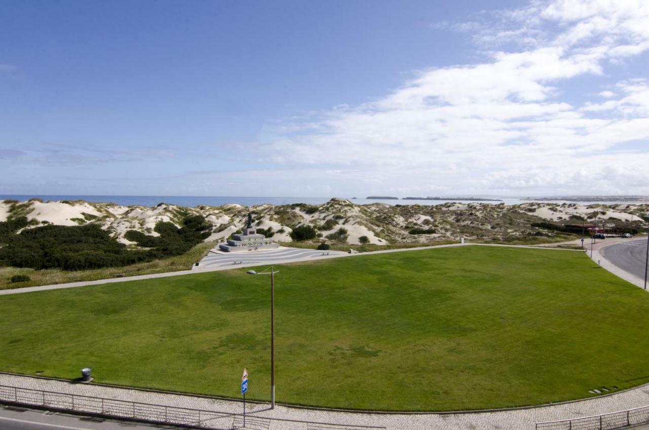 Baywatch Beach House Peniche Apartment Exterior foto